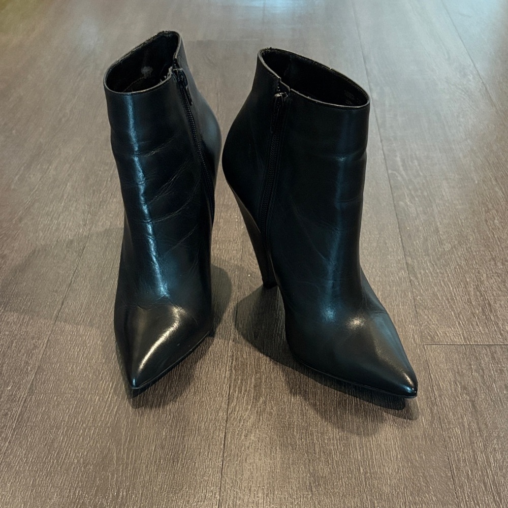 Steve Madden Sleek Black Heeled Boots